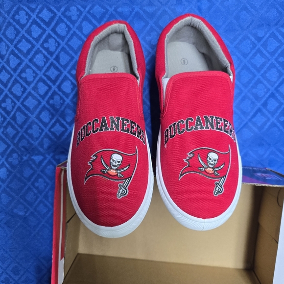 FOCO Red and Black Canvas Shoes Women Size 8 - Picture 1 of 7